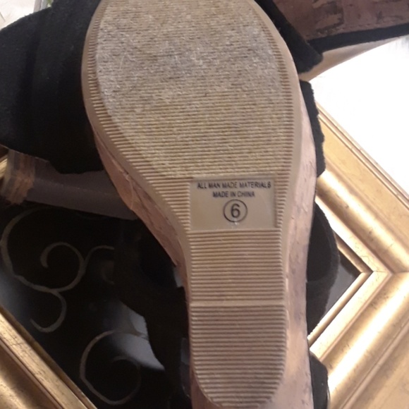 Faux suede ankle strap wedge, worn 2x - Picture 3 of 4